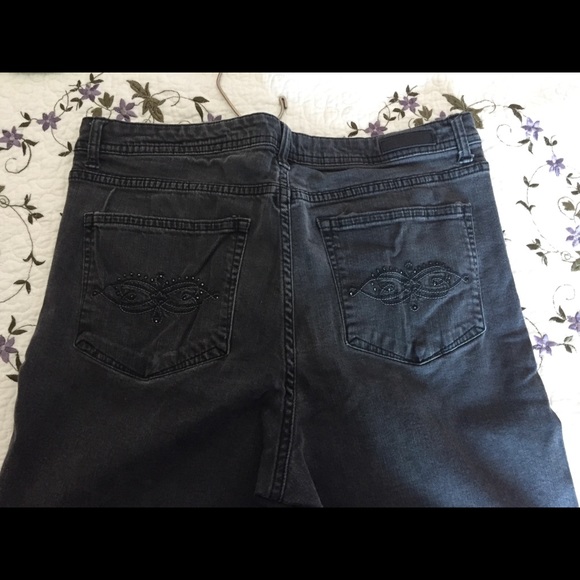 Jeans - Picture 2 of 3